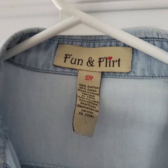 FUN & FLIRT- Light Blue Denim Shirt- Small - Picture 13 of 16